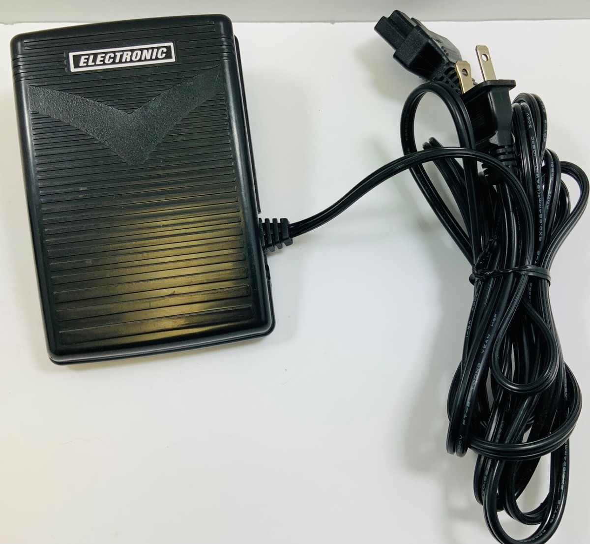 FOOT CONTROL PEDAL SINGER 1019,1025,1027,132,132Q,140Q,14J334,14J250 #30990 FOOT CONTROL PEDAL SINGER 1019,1025,1027,132,132Q,140Q,14J334,14J250 #30990