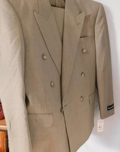 Men's Double Breasted / Single Breasted Style Tan Color, Comes with Pants