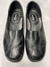 MG Brand Ladies Black Leather slip on Shoe Casual Work Shoe Size US 8 FAST POST