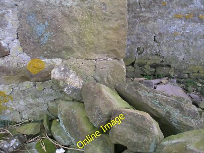 Foto 6x4 Benchmark auf Preston's Barn Settle c2012