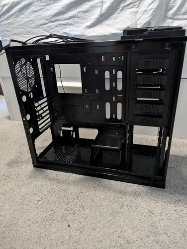 NZXT Phantom 410 ATX Case Green, Black, Used Good Condition. - Picture 5 of 8