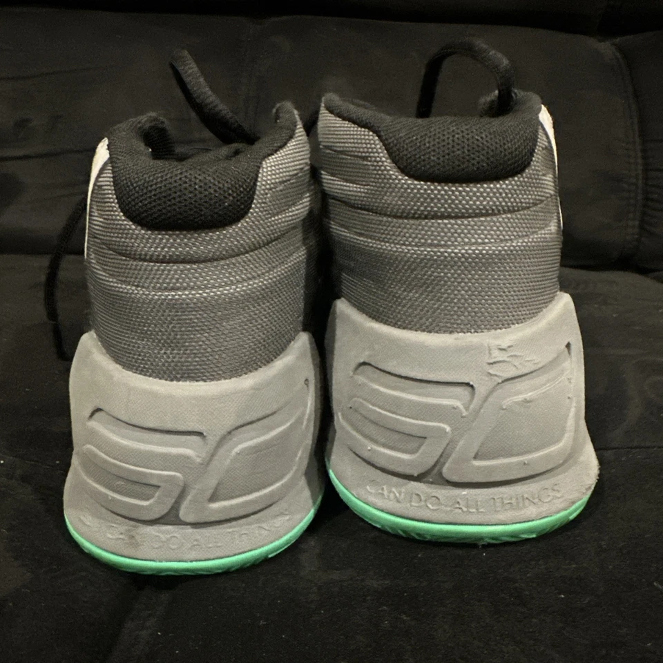 Under Armour Curry 3 (1276275-289) Gris Verde Zapatos de Baloncesto Juveniles EE. UU. Talla 2Y Foto 4 de 4