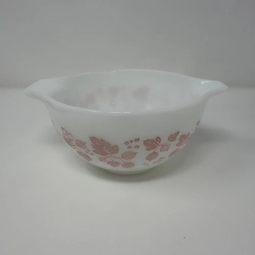 Vintage Pyrex 441 Pink Gooseberry Cinderella Nesting Bowl - 1 1/2 Pint