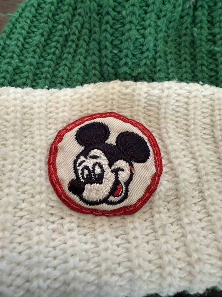 Chapéu Mickey Mouse vintage gorro ajustado verde branco malha pom patch feito nos EUA anos 80 - Imagem 2 de 4