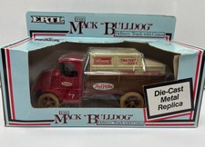 Vintage ERTL True Value 1926 Mack Bulldog Delivery Truck w/Crates 7 1988