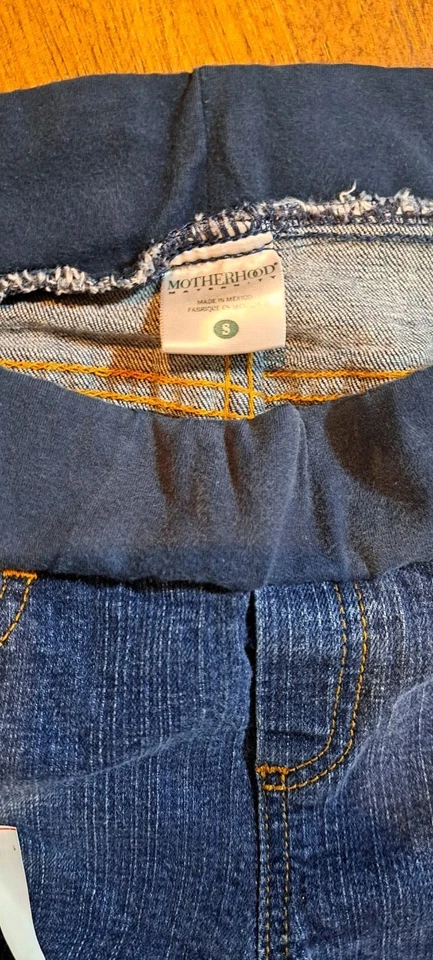 Motherhood Maternity Blue Jeans Small Av Straight Leg - Image 3 of 3
