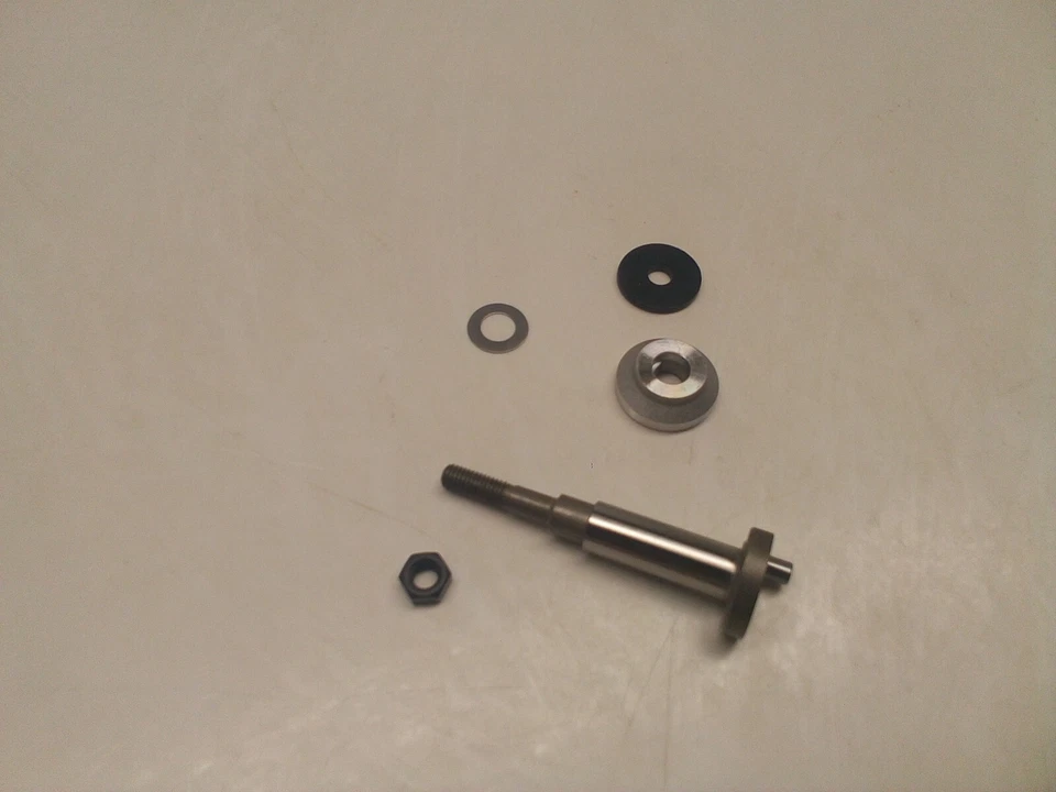 O.S. Max LA 15 Crankshaft, Flange, Prop Nut & Washer RC Engine - Image 2 of 4