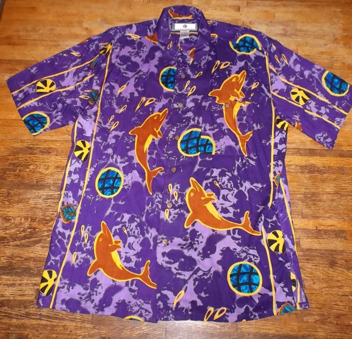 CHIAMARE Dolphin w/ Beachball SS 100 Rayon Buttonfro… Gem