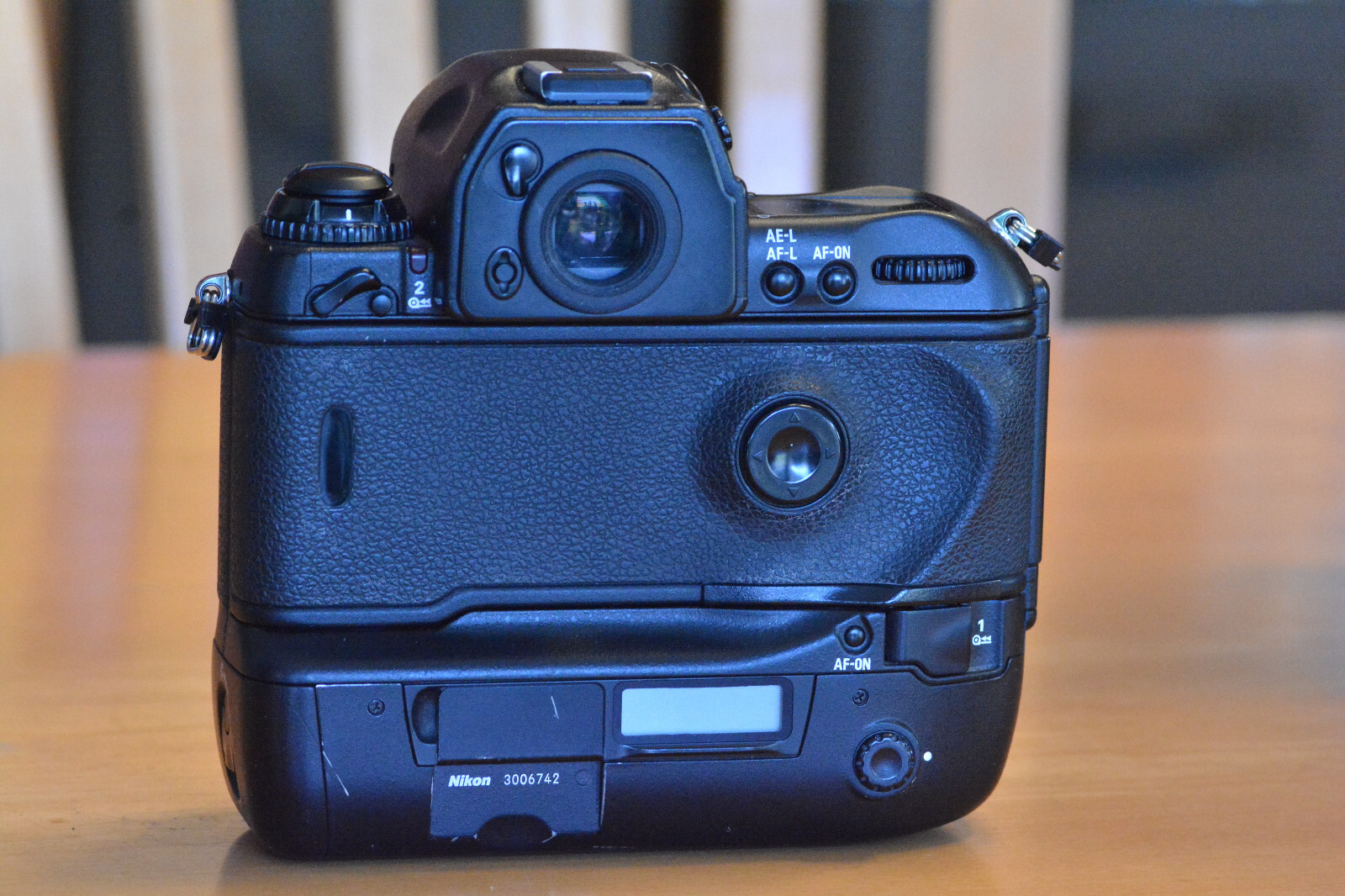 Nikon F5 Film Camera Body, Fully Functional, with Lens Cap Batteries