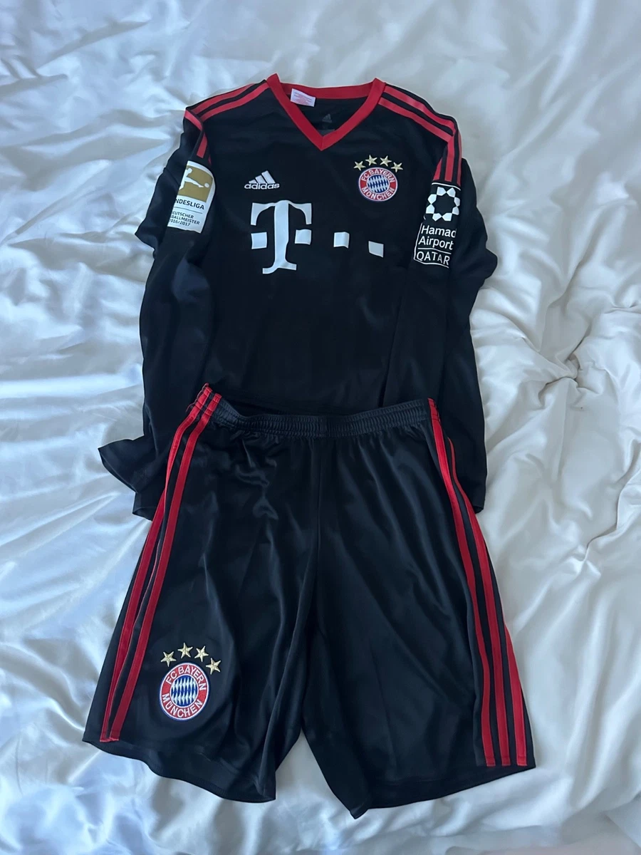 Size S Bayern Munich International Club Soccer Fan Jerseys for