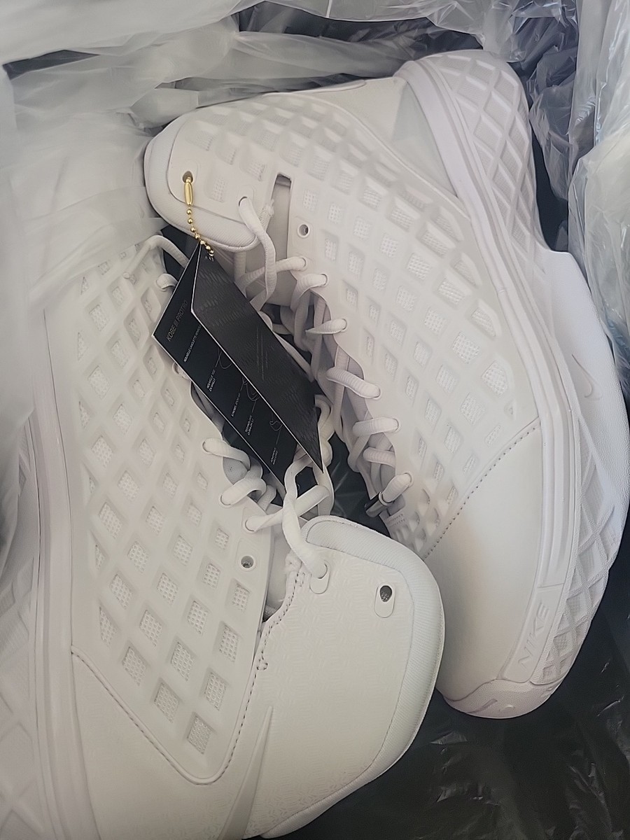 Nike Kobe 3 Protro “Halo” Size 10.5US Men white /white hm4351-100