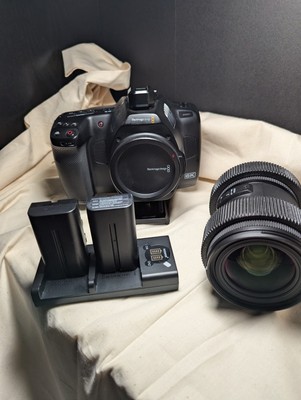 Blackmagic Pocket Cinema Camera 6K Pro (EF Mount)+ Sigma 18-35 + 512GB CFAST 