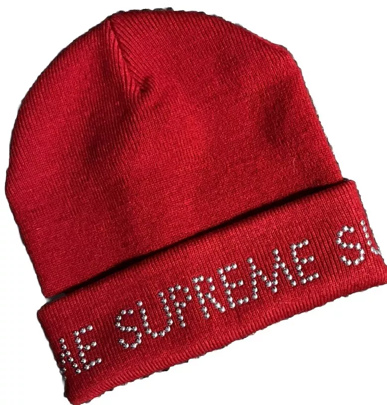 Neuf avec étiquette   Bonnet clouté homme rouge argent Supreme