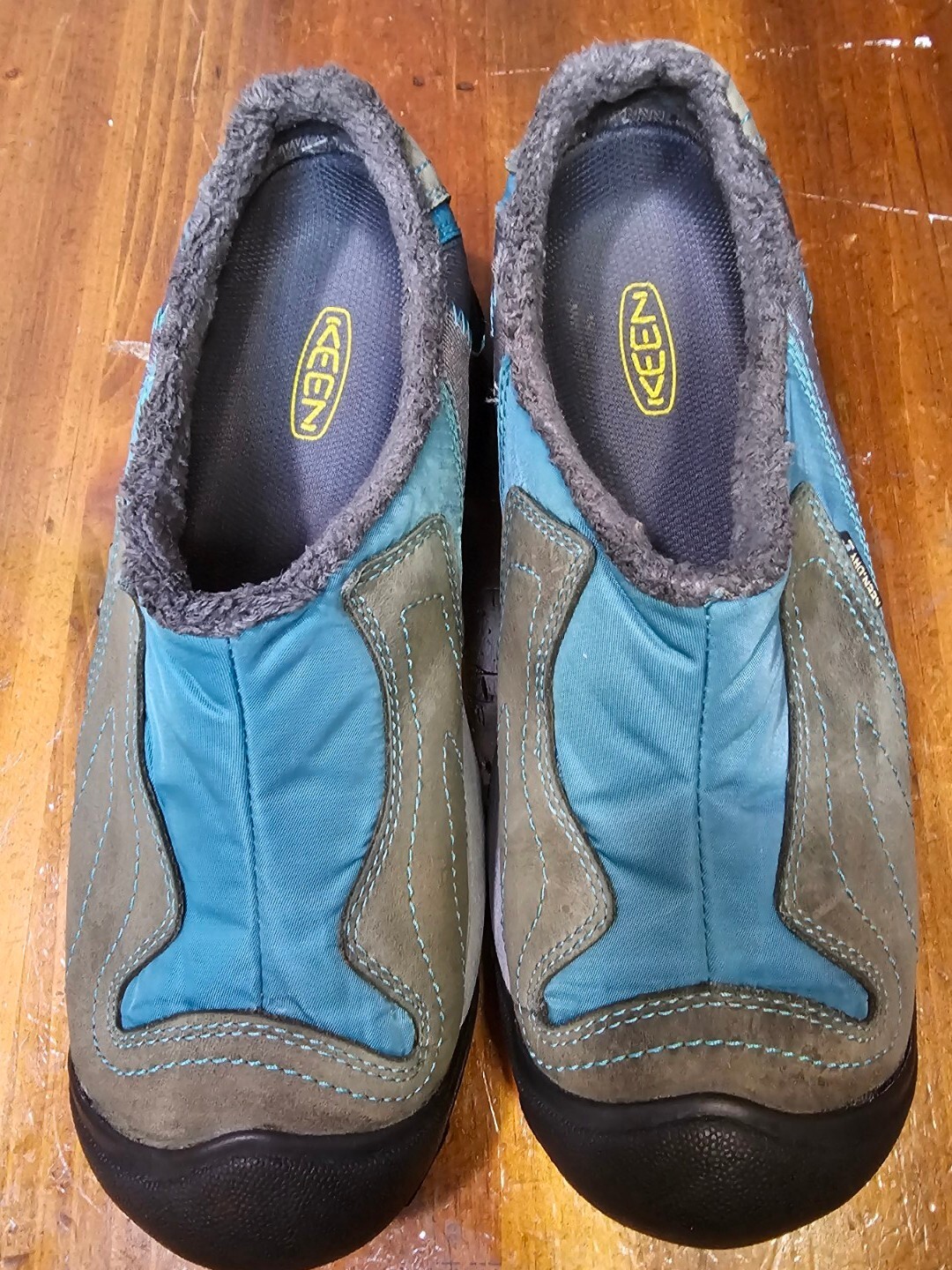 Zoccoli slip on caldi Keen da donna taglia 8 5 US scarpe da trekking facili blu grigie