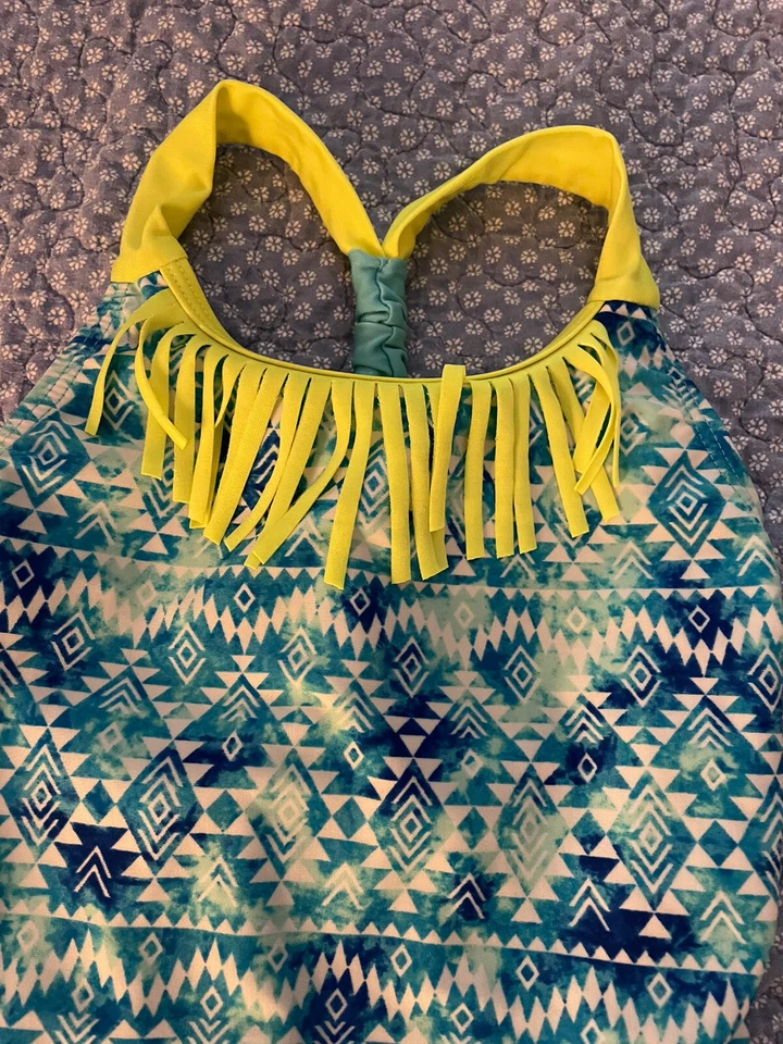 Xhilaration niñas talla Traje de baño de una pieza M cuello con volantes azul/verde. Lindo, divertido Foto 2 de 4
