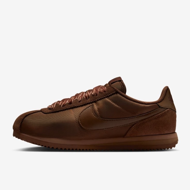 nike cortez velour