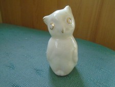 RIPON CREST YORKSHIRE - SITTING CAT - CHUBBY & KITTENISH - CARLTON CRESTED CHINA