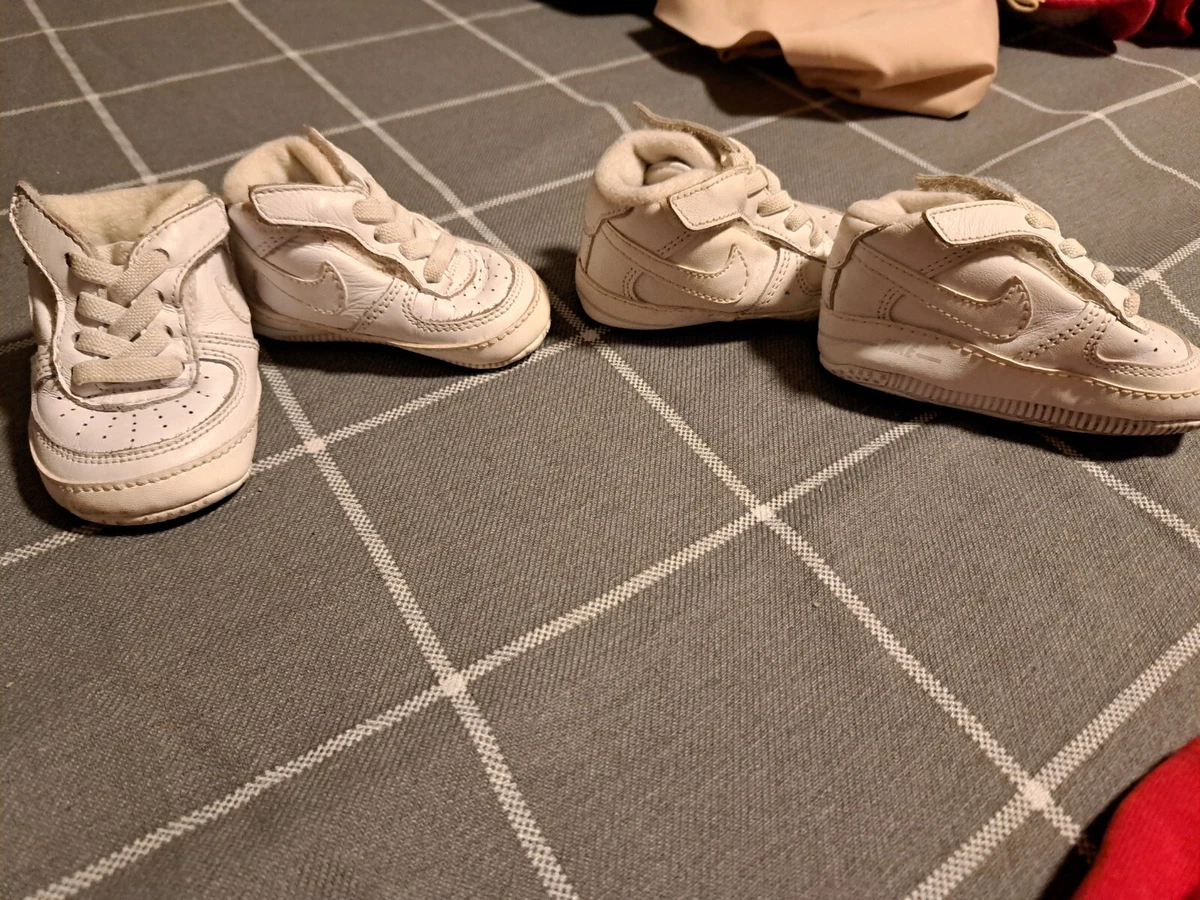 Infant sneakers size 1c 2025