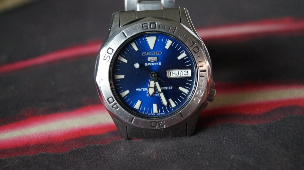 Seiko 5 Sports 7S36-00L0 SNZC69K1 Day Date Automatic Watch case