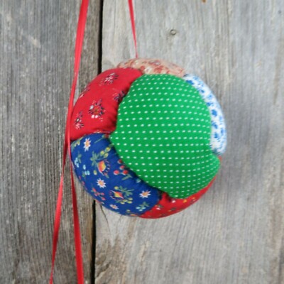Vintage Quilted Ball Christmas Ornament Patchwork Door  display picture 1