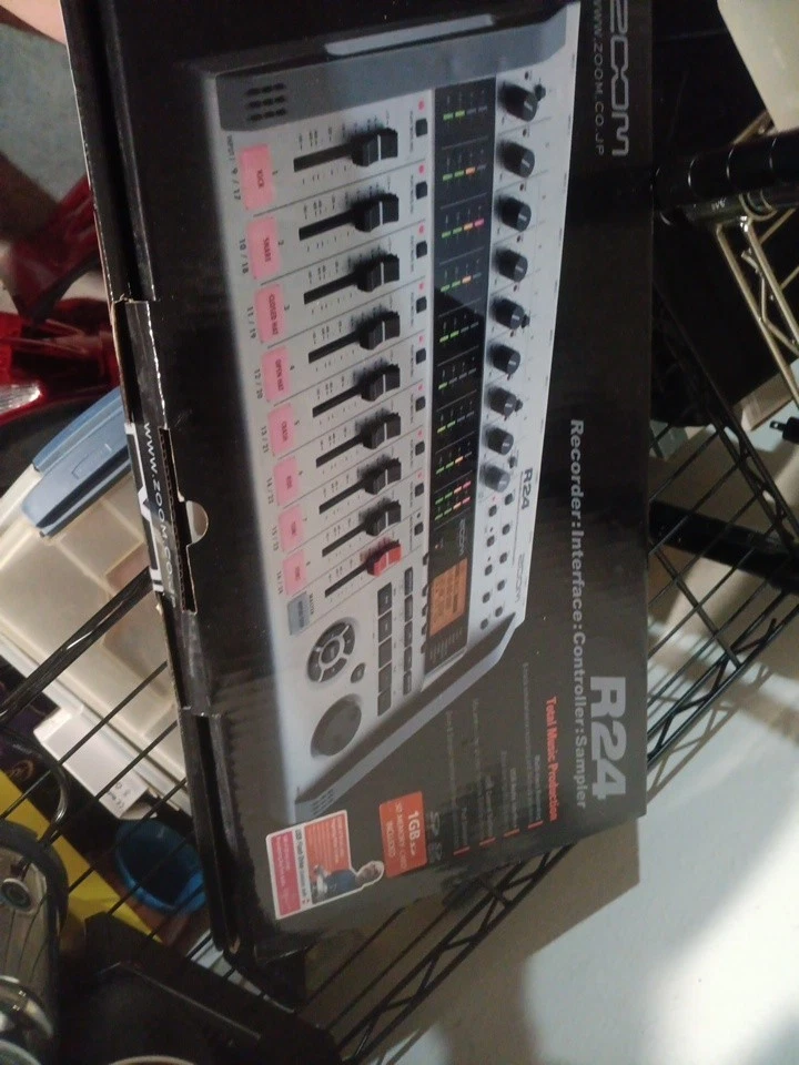 Zoom R24 (R-24) Digital Multitrack Recorder Multi-Track Interface - Image 2 of 2