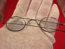  7 of 165, RARE LITTLE PAIR OF VTG ANTIQUE STEEL OVAL BLUE LENS EYEGLASSES CASE