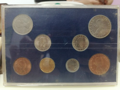 Willie: 1966 England Uncirculated Coin set - Picture 2 of 2