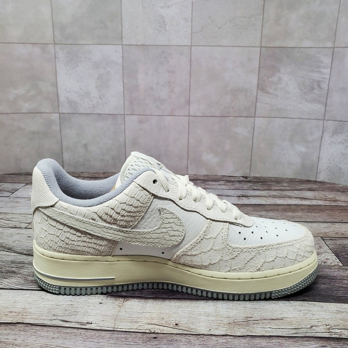 Nike Air Force 1 Low '07 White Python Women's Size 7.5 DX2678-100