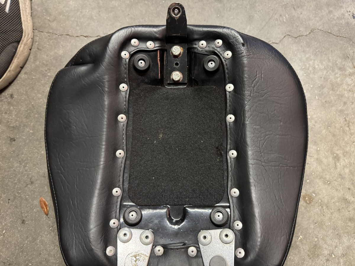 Mustang 6-STOD Motorcycle Seat View 6