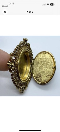 Vtg Signed AVON Cameo Perfume Locket Brooch Pin GT Molded Resin 1 5/8” x 1 7/8” - Picture 6 of 10