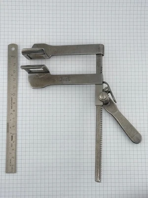 AESCULAP FB835R HAIGHT Sternum-Rippensperrer 100mm Maul:30x30mm Zahnstange:17,5c - Bild 1 von 4