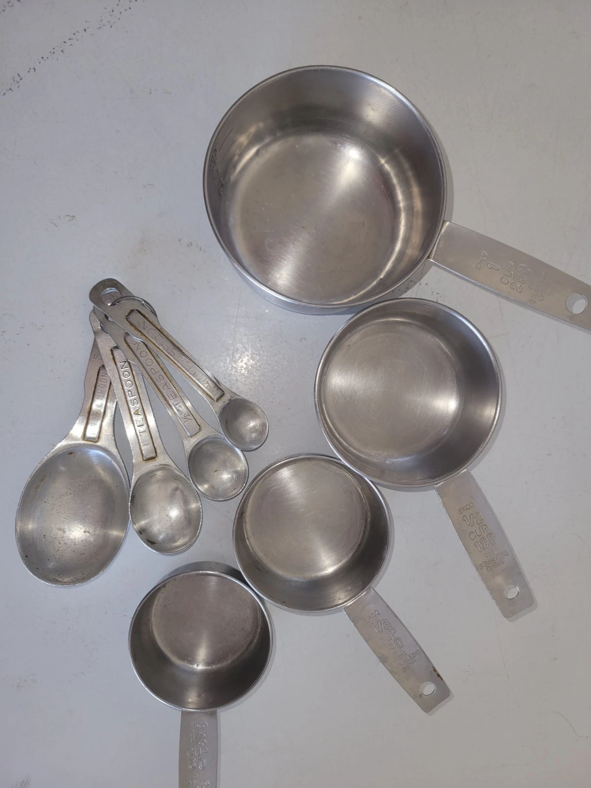 Vintage Measuring Cups Stainless steel & Vintage Aluminum measuring spoons,both