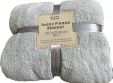 fleece blanket throw