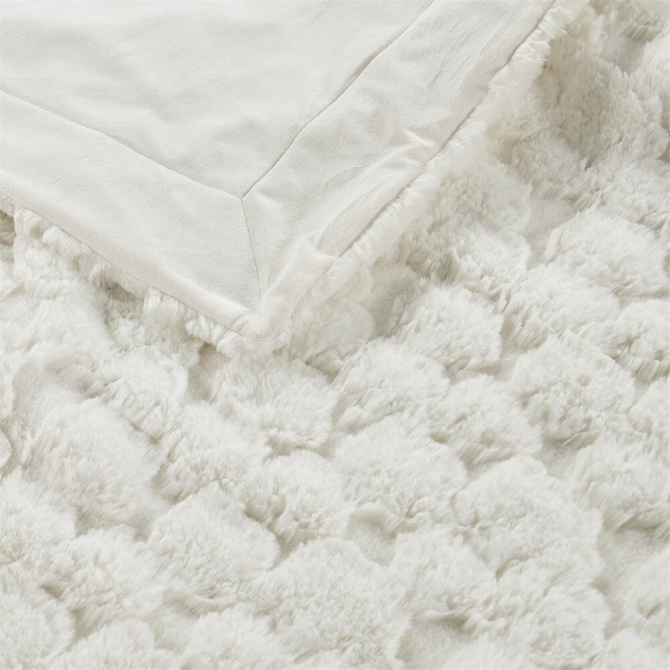 Manta de piel sintética tallada en la nube - Micromink lujosa, suave y reversible Foto 4 de 4