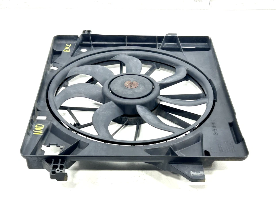 Cubierta del ventilador de refrigeración del motor Dodge Grand Caravan 2008-2013 3,8 L OEM 05058674AA Foto 4 de 4