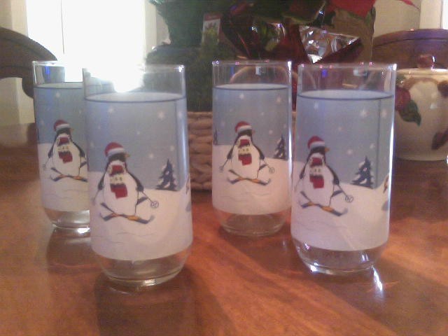 CANTERBURY POLAR PARTY Drinking Glasses SET 4 Winter Penguin Sled Ski Skate Vtg