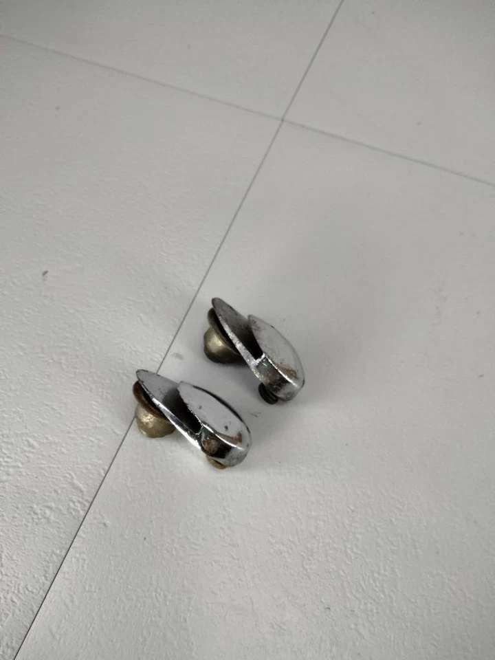 MG MGB Teardrop 1965 a 1980 techo retenedores traseros luz picadura Foto 2 de 4