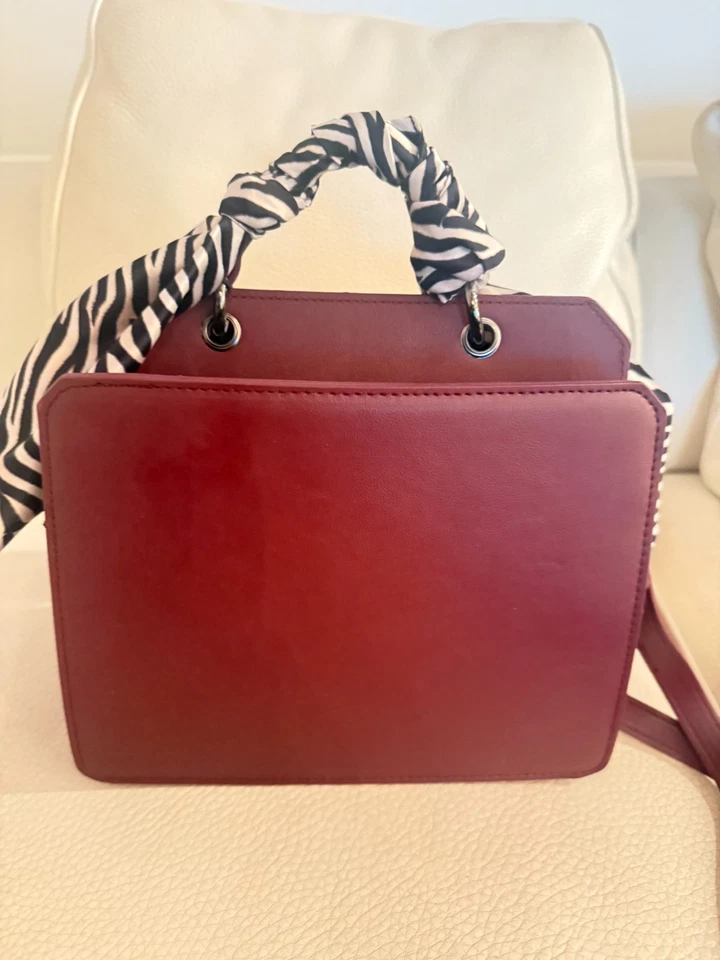 NWT STEVE MADDEN BEVELYN SCARF SATCHEL CROSSBODY BAG CREDIT CARD CASE BLODSTONE - Image 3 of 4