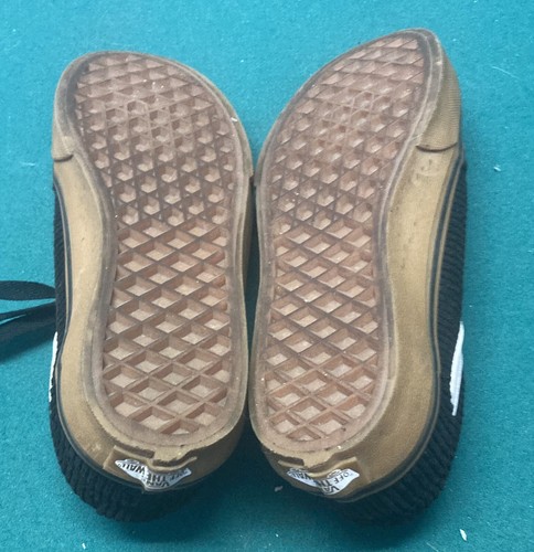 Vans Old Skool Kids Shoes. Black w/ White. Size Youth 1. In Excellent Condition! - Picture 5 of 6
