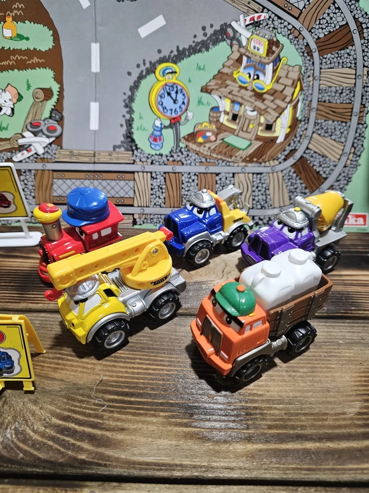 Tonka Lil' Chuck Truck Playset Fold Up Track Die Cast Vehicles Vintage Avon 2002 - Image 2 of 4