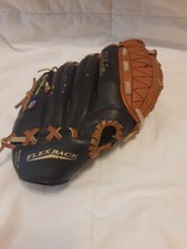 Wilson A2473 10 1/2 Kids T-Ball Genuine Leather Baseball Glove Mitt Right Handed