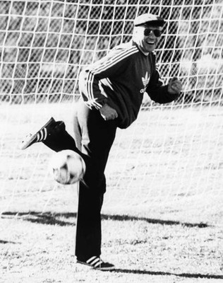 German national team coach Helmut Schon shows that he not just goo- Old Photo