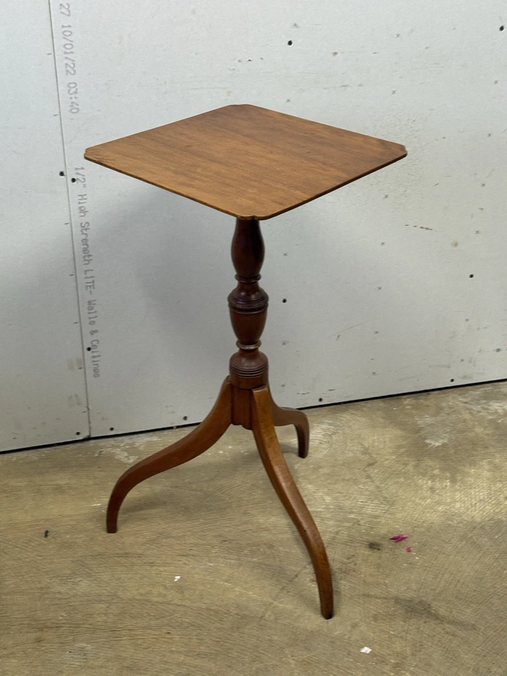 Antiguo candelabro de cereza federal de arce de Nueva Inglaterra 1810 patas de araña Foto 3 de 4