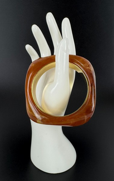 Alternate view of $150 Veronica Beard Nib Auth Tortoise Sculpted Resin Bangle Bracelet Gold Plated