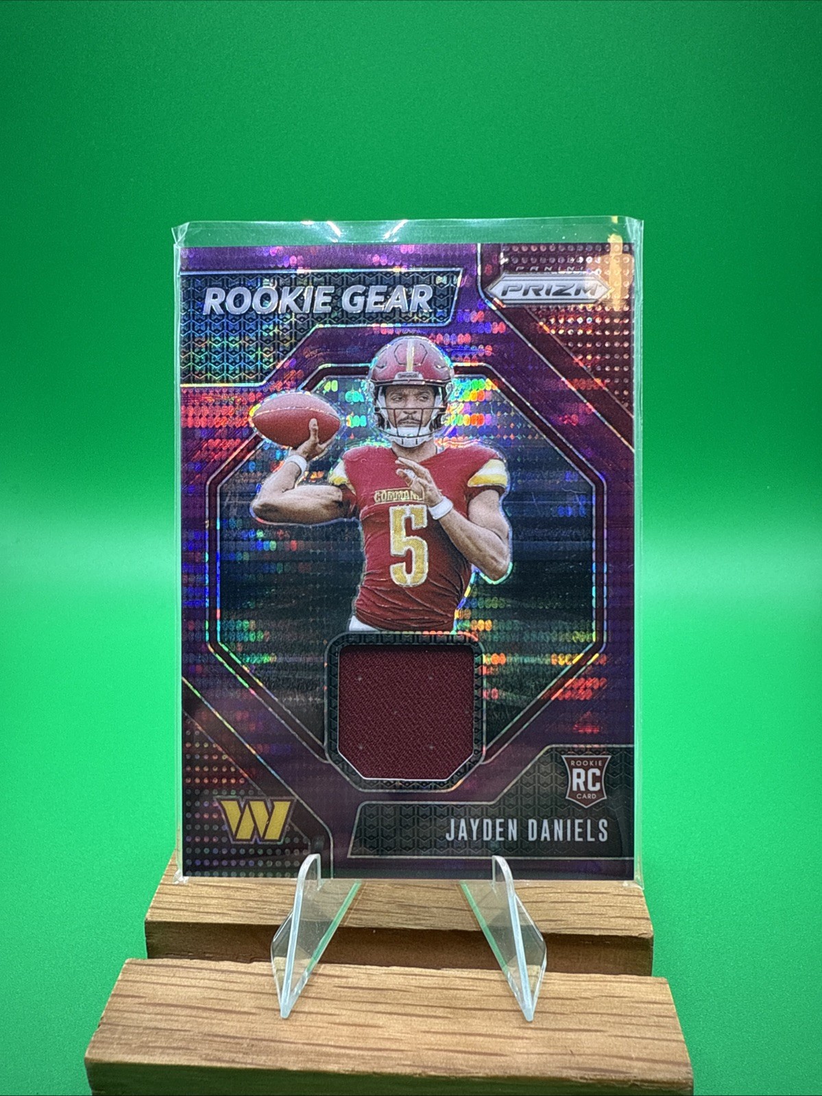 2024 Panini Prizm - Rookie Gear Jayden Daniels #RG-JDS Purple Pulsar Prizm