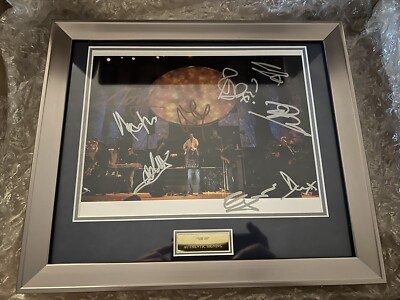 UB 40 handsigniertes Foto vom 9.  Untergebracht in einem kleinen Rahmen in Silberoptik