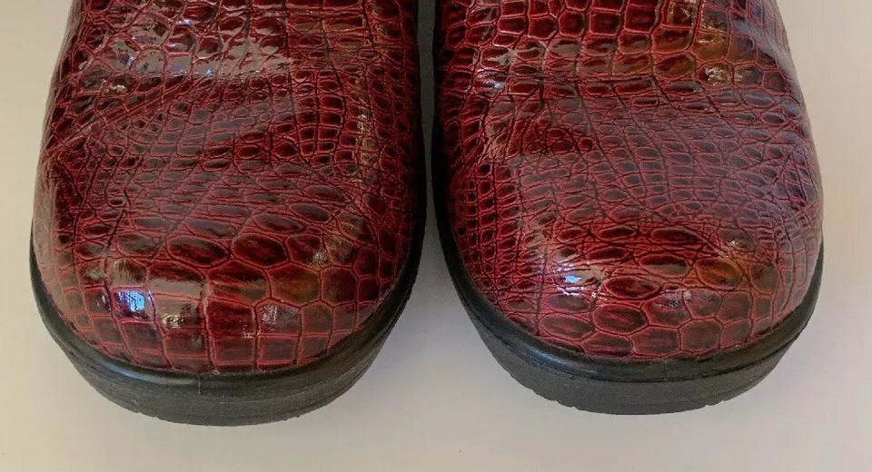 Feather Flex by Lalla Becky Women's Size 7M Red Leather Slip On Snake