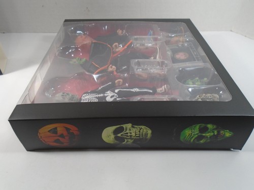 NECA HALLOWEEN 3 SEASON OF THE WITCH--3 TRICK OR TREATERS FIGURE SET (NEW) - Picture 10 of 12