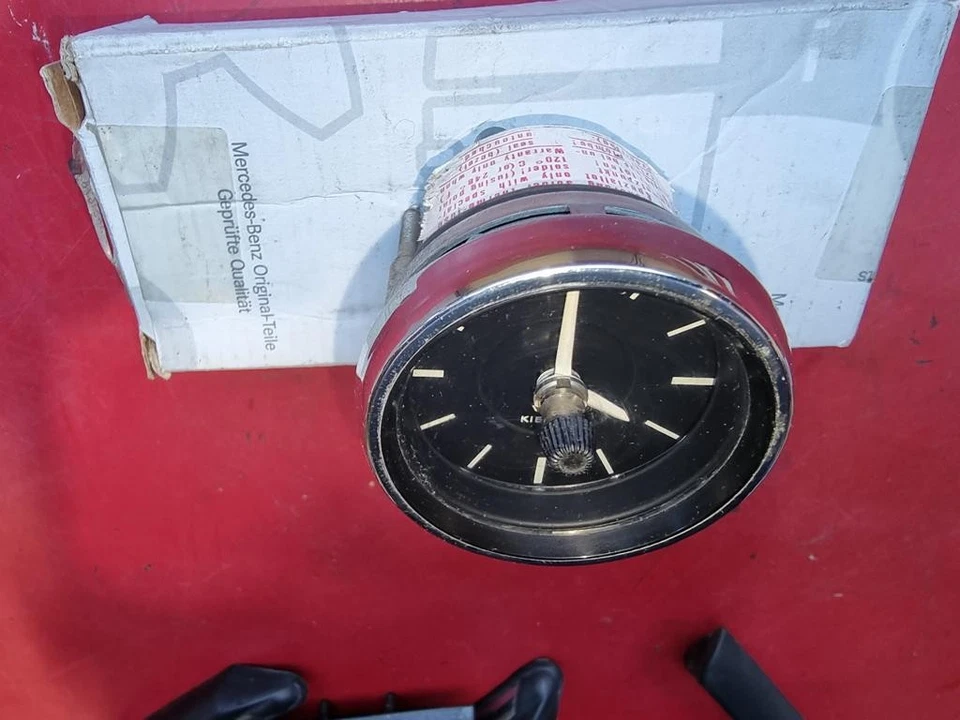 Uhr Quarz VDO Mercedes W108 W109 W114 W115 /8 0005420711 - Bild 3 von 4