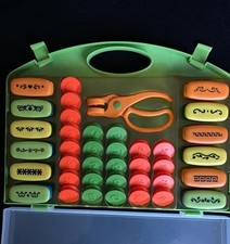 Create And Craft Alphabet Prägeset im Etui